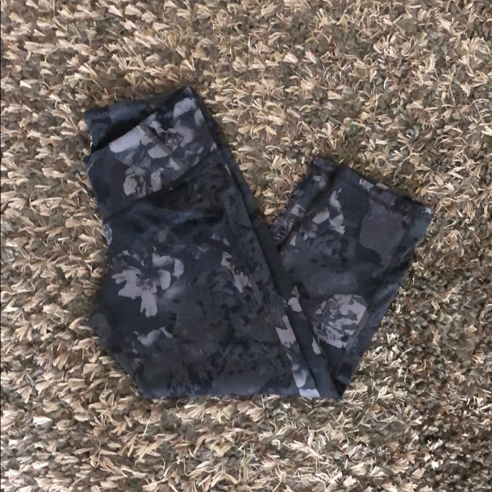Floral print crop leggings